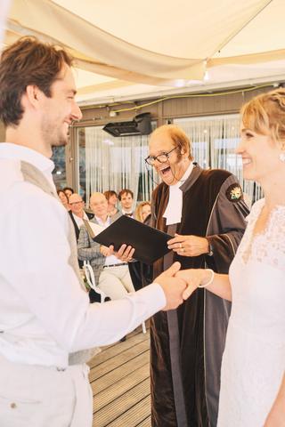 Bruidspaar Annemieke en Jaap trouwceremonie met officiant Titus in Kijkduin - Trouwshoot Stefan Segers