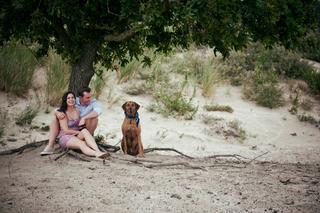 Op het strand van Duindorp het huwelijksaanzoek van Cees en Kiki