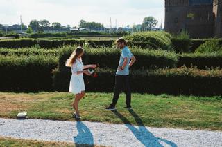 Het huwelijksaanzoek van Yvonne aan Bert bij het Muiderslot - Trouwshoot Stefan Segers