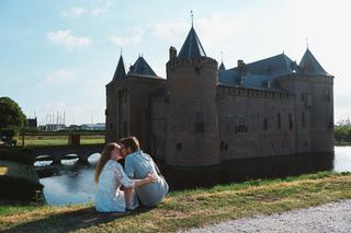 Het huwelijksaanzoek van Yvonne aan Bert bij het Muiderslot - Trouwshoot Stefan Segers