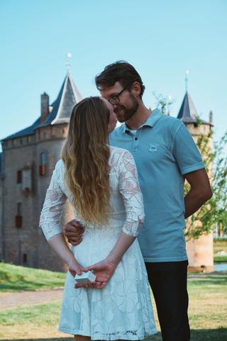 Het huwelijksaanzoek van Yvonne aan Bert bij het Muiderslot