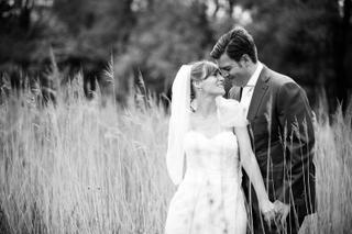 tijdens De bruiloft van Marieke en Arend op Land van belofte in Moerkapelle door Stefan Segers